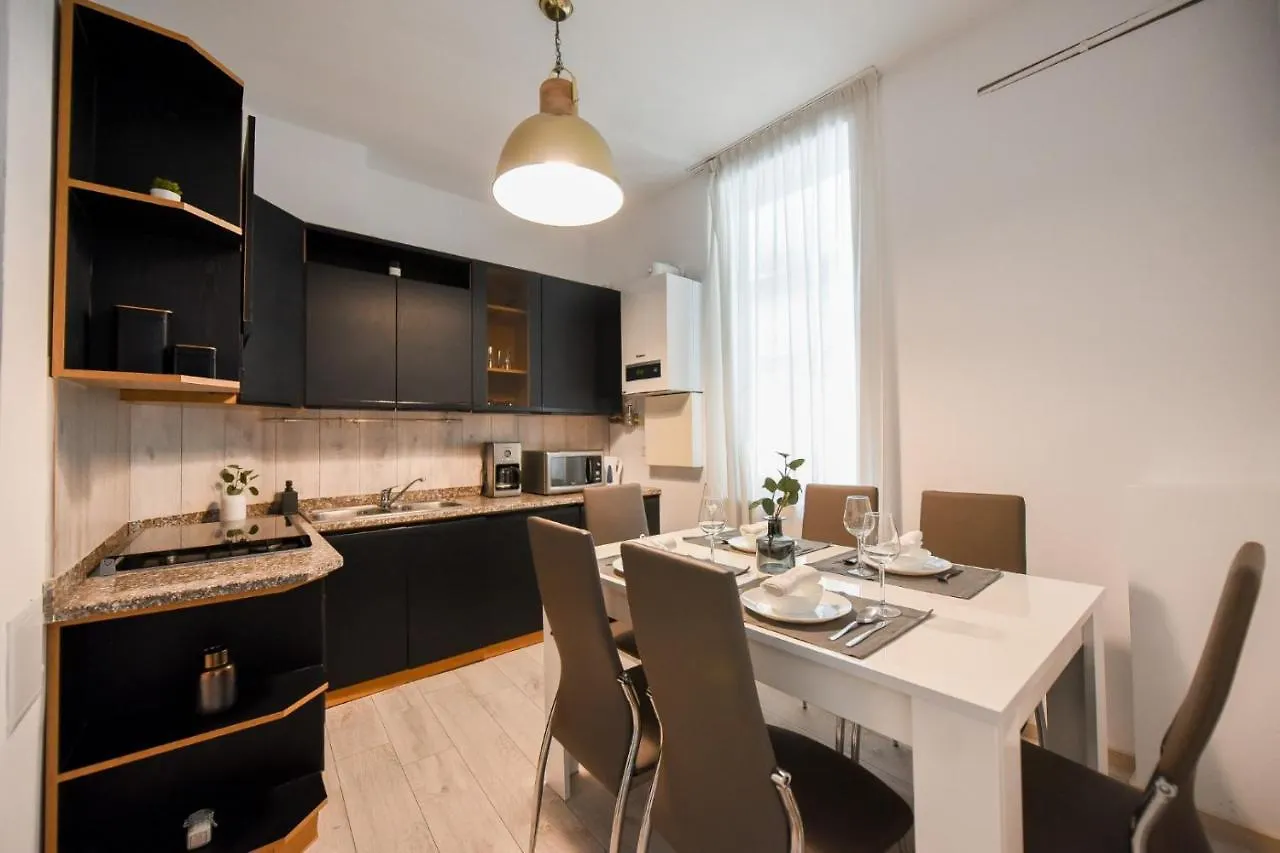 Amazing Location & Elegant Apt - Old Town Apartment Bucureşti 0*,  România